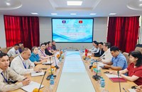 ສື່ມວນຊົນລາວ ແລກປ່ຽນບົດຮຽນກັບວາລະສານກົງສ້ານ