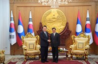 ປະທານປະເທດລາວ ພົບປະສອງຝ່າຍກັບ ປະທານາທິບໍດີ ສ ເກົາຫຼີ