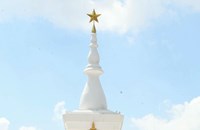 ນາຍົກລັດຖະມົນຕີ ແຫ່ງ ສສ ຫວຽດນາມ ພ້ອມຄະນະວາງພວງມາລາຢູ່ອະນຸສາວະລີນັກຮົບນິລະນາມ
