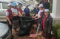 ພະນັກງານໜັງສືພິມ ປະຊາຊົນ ອອກແຮງງານອານະໄມລວມ