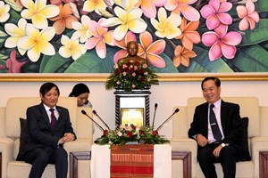 ຫົວໜ້າຫ້ອງວ່າການສູນກາງພັກຕ້ອນຮັບທູດຫວຽດນາມປະຈຳລາວ ເຂົ້າຢ້ຽມອຳລາ