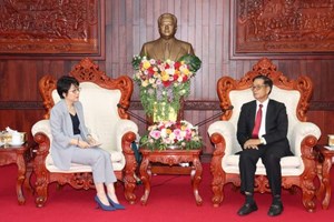 ປະທານ ສນຊ ຕ້ອນຮັບການເຂົ້າຢ້ຽມຂໍ່ານັບຂອງທ່ານທູດ ສປ ຈີນ ຄົນໃໝ່ປະຈຳລາວ