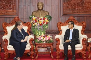 ປະທານ ສນຊ ຕ້ອນຮັບການເຂົ້າຢ້ຽມຂໍ່ານັບຂອງທ່ານທູດອາເມຣິກາຄົນໃໝ່ປະຈຳລາວ