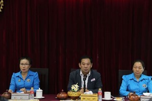 ໜ່ວຍແມ່ຍິງໜັງສືພິມປະຊາຊົນສະຫຼຸບຜົນງານ 5 ປີ