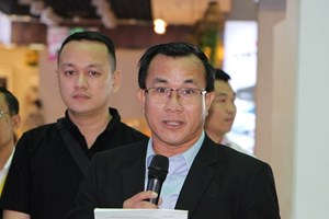 ວາງສະແດງຜະລິດຕະພັນວິຈິດສິນອາຊຽນຈາກສິ່ງເສດເຫຼືອ