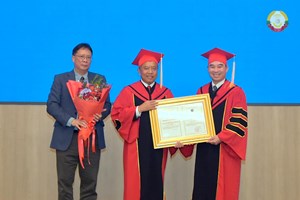 ຫວຽດນາມມອບນາມມະຍົດ ສາດສະດາຈານ ກິດຕິມະສັກ ໃຫ້ ທ່ານບໍ່ວຽງຄຳວົງດາລາ