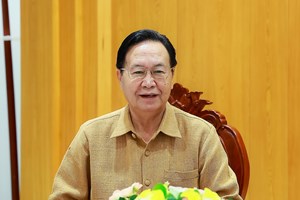 ຄົນລາວທຸກຄົນຈົ່ງຮຽນຮູ້ລັດຖະທໍາມະນູນ ແລະ ກົດໝາຍໃຫ້ເລິກເຊິ່ງ