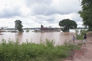 ລະດັບນໍ້າຂອງ ເພີ່ມຂຶ້ນນຕໍ່ເນື່ອງ ໄຫຼເຂົ້າຖ້ວມບາງພື້ນທີ່ກະສິກຳ