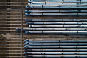 6 ເດືອນຕົ້ນປີນີ້ ການດໍາເນີນທຸລະກິດທາງລົດໄຟທົ່ວປະເທດຈີນເພີ່ມຂຶ້ນຢ່າງໝັ້ນທ່ຽງ