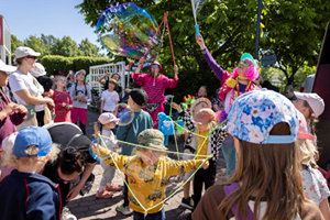 ຊູແອດ ແນະນຳໄວໜຸ່ມ ຄວນໃຊ້ເວລາ ກັບໜ້າຈໍ ບໍ່ເກີນ 3 ຊົ່ວໂມງຕໍ່ວັນ