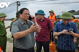 ນາຍົກລັດຖະມົນຕີ ຫວຽດນາມ ລົງຊີ້ນຳວຽກງານຮັບມືກັບໄພນ້ຳຖ້ວມ