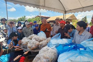 ສນຊ ລົງຕິດຕາມສະພາບນໍ້າຖ້ວມໃນນະຄອນຫຼວງວຽງຈັນ.