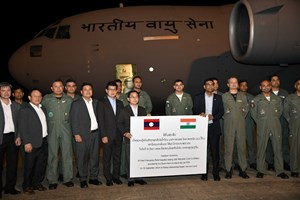 ອິນເດຍ ມອບເຄື່ອງຊ່ວຍເຫຼືອບັນເທົາທຸກສຸກເສີນໄພພິບັດນໍ້າຖ້ວມ ແກ່ ສປປ ລາວ