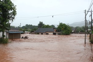 ພະຍຸ ຢາກິ ມີຜົນກະທົບຕໍ່ການດໍາລົງຊີວິດ ແລະ ຊັບສິນຂອງປະຊາຊົນຊາວຫຼວງນໍ້າທາ.