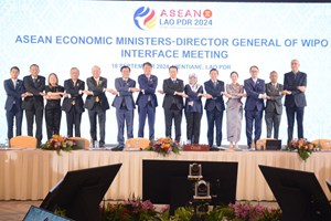 ກອງປະຊຸມລັດຖະມົນຕີເສດຖະກິດອາຊຽນ ແລະ ຜູ້ອໍານວຍການໃຫຍ່ອົງການຊັບສິນທາງປັນຍາໂລກ