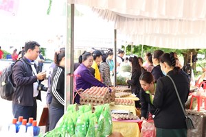 ຈໍາປາສັກ ຈັດກິດຈະກໍາຂາຍສິນຄ້າລາຄາຕົ້ນທຶນຂອງຜູ້ຜະລິດ ໄດ້ຮັບຄວາມສົນຈາກສັງຄົມ