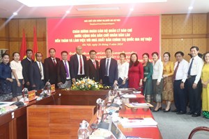 ຄະນະຝຶກອົບຮົມວຽກຄຸ້ມຄອງສື່ມວນຊົນລາວຢ້ຽມຢາມ ສຳນັກພິມຈຳໜ່າຍການເມືອງແຫ່ງຊາດ ສຶເຖິດ