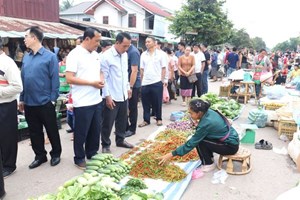 ກິດຈະກຳເລາະລາດໃນງານບຸນອອກພັນສາປະວໍຣະນາ ແລະ ບຸນຊ່ວງເຮືອປະຈຳປີ 2024 ທີເມືອງໄຊຍະບູລີ