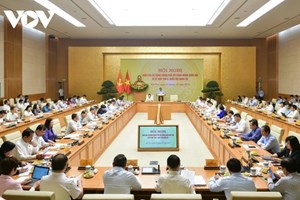 ສະພາແຫ່ງຊາດ ແລະລັດຖະບານ ຫວຽດນາມ ຮ່ວມກັນແກ້ໄຂຂໍ້ຕິດຂັດໃນການສ້າງກົດໝາຍ