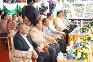 ໄຟຟ້າຫົງສາ ສະໜັບສະໜູນງົບບຸນຊ່ວງເຮືອ ແຂວງໄຊຍະບູລີ 50 ລ້ານກີບ