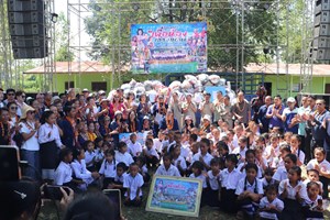 ໂຄງການເພື່ອນ້ອງຕ່າງແດນ ມອບເຄື່ອງໃຫ້ບ້ານໂນນແຕ້