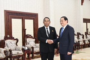 ທ່ານ ສອນໄຊ ສີພັນດອນຕ້ອນ​ຮັບ​ການ​ເຂົ້າ​ຢ້ຽມ​ຂ່ຳ​ນັບ​ຂອງ​ທ່ານ ອູ ມິນ ນອງ