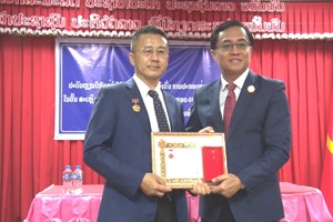 ປະດັບຫຼຽນກາພັດທະນາ ໃຫ້ 2 ບໍລິສັດ ທີ່ປະກອບສ່ວນ ວັນສ້າງຕັ້ງແຂວງເຊກອງ