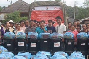 ອົງການແຄນາໆຊາດ ປະຈຳ ລາວ ສືບຕໍ່ມອບເຄື່ອງຊ່ວຍເຫຼືອໃຫ້ຜູ້ທີ່ປະສົບໄພນໍ້າຖ້ວມ