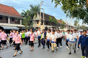 ຍ່າງເພື່ອສຸຂະພາບ ຕ້ອນຮັບແຂວງຫຼວງພະບາງປະກາດເປັນແຂວງຢຸດຕິການຖ່າຍຊະຊາຍ