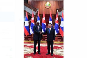 ສະຫາຍ ສອນໄຊ ສີພັນດອນ ພົບປະກັບ ສະຫາຍ ເອັສເຕບານ ລາໂຊ ເຮີນານເດສ