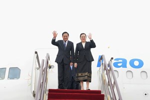 ນາຍົກລັດຖະມົນຕີ ເດີນທາງເຂົ້າຮ່ວມກອງປະຊຸມ ທີ່ ສປ ຈີນ