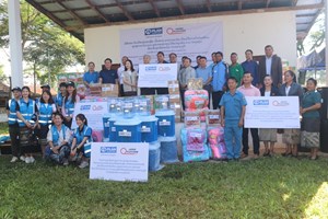 ອົງການແພຣນສາກົນປະຈໍາ ລາວມອບເຄື່ອງໃຫ້ປະຊາຊົນຜູ້ຖືກຜົນກະທົບໄພນໍ້າຖ້ວມ 13 ບ້ານ