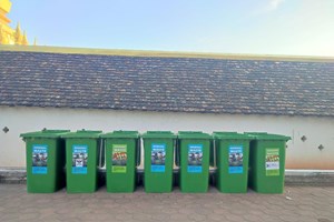 ວາງຖັງຂີ້ເຫຍື້ອ 300 ຖັງ ເພື່ອອຳນວຍຄວາມສະດວກຖີ້ມຂີ້ເຫຍື້ອໃນງານບຸນພະທາດຫຼວງ