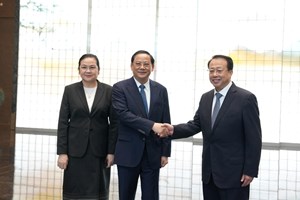 ນາຍົກລັດຖະມົນຕີຢ້ຽມຢາມ ນະຄອນຊຽງໄຮ້ສປ ຈີນ