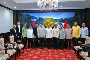 ເຈົ້າແຂວງສາລະວັນ ຕ້ອນຮັບກົງສູນໃຫຍ່ແຫ່ງ ຣາຊະອານາຈັກໄທ ປະຈຳ ແຂວງສະຫວັນນະເຂດ