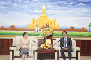 ຮັກສາການຫົວໜ້າ ຄຕພ ຕ້ອນຮັບທູດອັງກິດ ຄົນໃໝ່