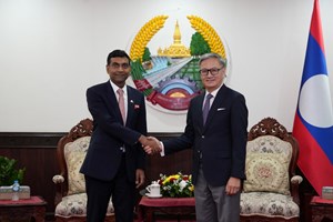 ທ່ານ ທອງສະຫວັນ ພົມວິຫານຕ້ອນຮັບທູດອິນເດຍ ເຂົ້າຢ້ຽມອຳລາ