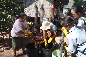 ອຸດົມໄຊ ສໍາເລັດການຝຶກອົບຮົມຍ້ອມສີທໍາມະຊາດ ແລະ ຕັດຫຍິບກະເປົາ-ເສື້ອລື້