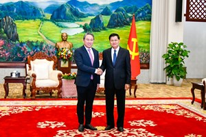 ປະທານປະເທດ ຕ້ອນຮັບ ລັດຖະມົນຕີກະຊວງຍຸຕິທໍາແຫ່ງ ສສຫວຽດນາມ