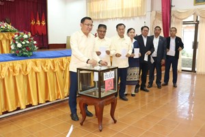 ຮາກຖານພັກພະແນກ ກປ ແຂວງຄໍາມ່ວນທາບທາມບຸກຄະລາກອນອອກຮອບ 1