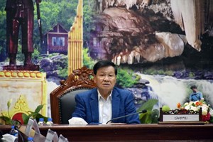 ປະທານປະເທດແຫ່ງ ເຄື່ອນໄຫວຢ້ຽມຢາມ ແລະ ໂອ້ລົມການນໍາແຂວງສາລະວັນ