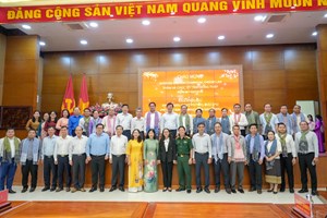 ຄະນະຜູ້ແທນແຂວງຈໍາປາສັກ ອວຍພອນປີໃໝ່ ແຂວງອານຍາງ ແລະ ແຂວງດົ່ງຖາບ