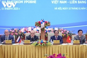 ນາ​ຍົກ​ລັດ​ຖະ​ມົນ​ຕີ ຫວຽດນາມ ແລະ ​ນາ​ຍົກ​ລັດ​ຖະ​ມົນ​ຕີ ຣັດ​ເຊຍ ສົນທະນາວຽກງານກັບວິ​ສາ​ຫະ​ກິດ