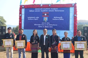 ເມືອງຫ້ວຍຊາຍ ປະກາດຮັບຮອງເອົາບ້ານພັດທະນາ