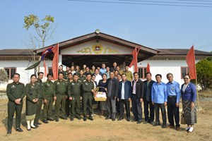 ພາກສ່ວນຕ່າງໆ ຂອງເມືອງທຸລະຄົມ ເຂົ້າອວຍພອນນາຍ ແລະ ພົນທະຫານ