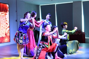 ສູນວັດທະນະທຳຈີນຈັດກິດຈະກໍາ “ສະເຫຼີມສະຫຼອງບຸນກຸດຈີນ” ປີ 2025 ຮອບ​ມວນ​ຊົນ