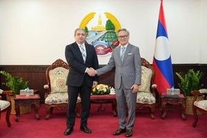 ລມຕ ກະຊວງການຕ່າງປະເທດ ຕ້ອນຮັບ ທູດຕ່າງປະເທດ ເຂົ້າຢ້ຽມຂໍ່ານັບ