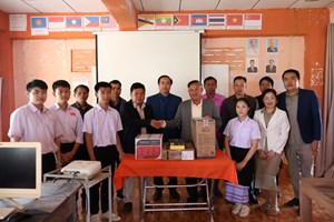 ຮອງເຈົ້າແຂວງໄຊຍະບູລີ ໂອ້ລົມ ຄູ-ອາຈານ ມສ ແກ່ນທ້າວ.