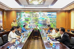 ຮອງປະທານປະເທດ ໄດ້ເຄື່ອນໄຫວຢ້ຽມຢາມແຂວງຈຳປາສັກ