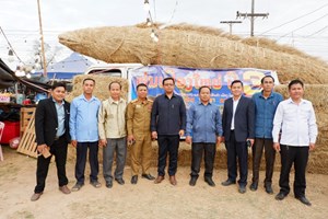 ເມືອງໄຊບູລີ ເປີດວາງສະແດງຫຸ່ນເຟືອງໃຫຍ່ ຕິດພັນກັບງານວາງສະແດງສິນຄ້າ